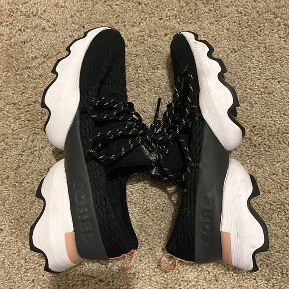 Sorel women’s sneakers /athletic shoes - Picture 3 of 5